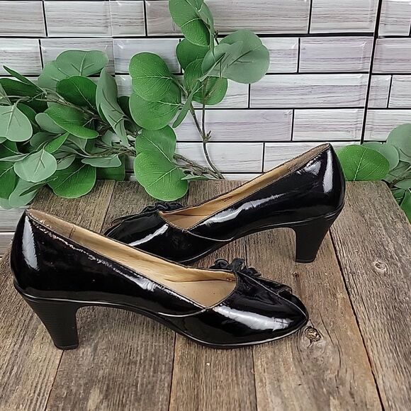Softspots heeled black pumps Size 8M - Picture 4 of 9